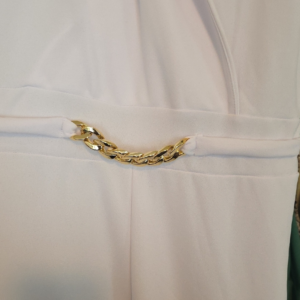 Elegant White Sleeveless Jumpsuit - Picture 2 of 2
